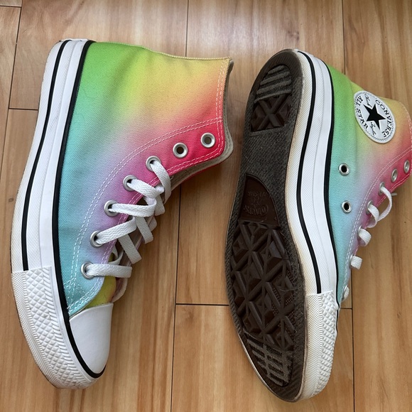 Converse Chuck Taylor All Star Hi Sneaker - Gradient Heat W7 - Picture 3 of 10